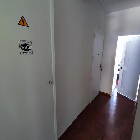 Guest house With Ac In Penha De Franca, Lisbon